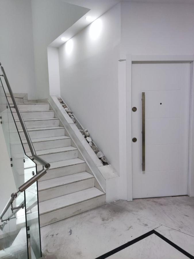 Laiola Apartment Tirana Bagian luar foto
